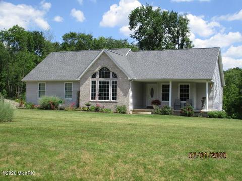 11694 Edgewood Dr, Bellevue, MI 49021 photo 3