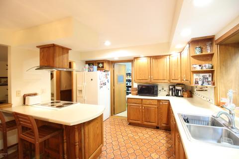 866 11th St, Plainwell, MI 49080 photo 29