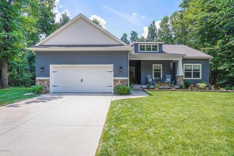 4228 Amazon Dr, Lowell, MI 49331 photo 1