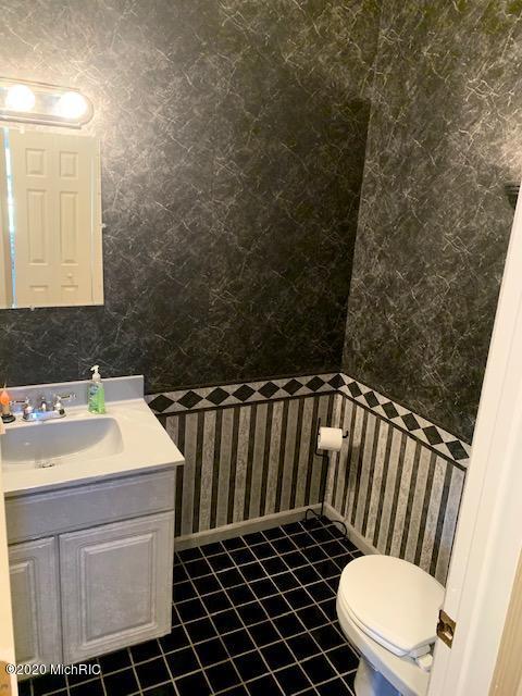 5680 E Bacon Rd, Osseo, MI 49266 photo 5
