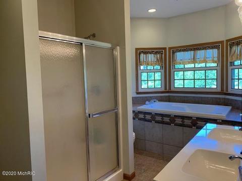 5680 E Bacon Rd, Osseo, MI 49266 photo 21