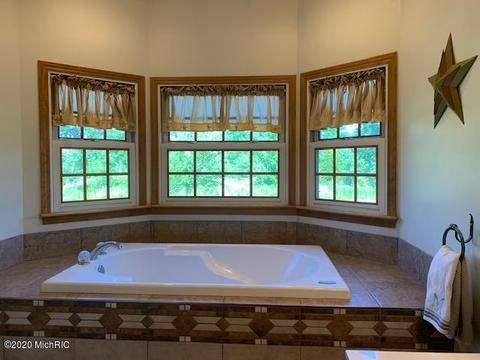5680 E Bacon Rd, Osseo, MI 49266 photo 19