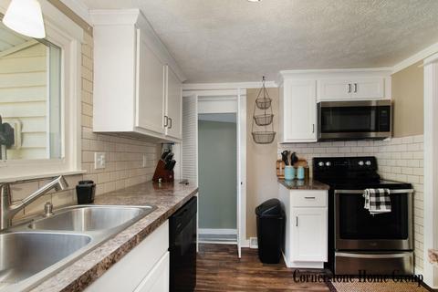 223 Maple St, Lowell, MI 49331 photo 9
