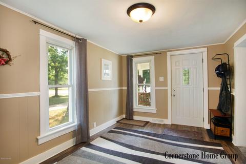 223 Maple St, Lowell, MI 49331 photo 7