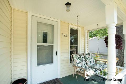 223 Maple St, Lowell, MI 49331 photo 5