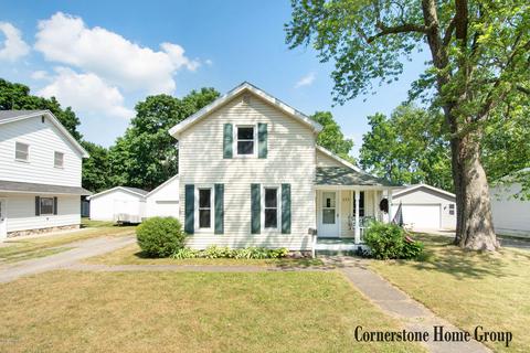 223 Maple St, Lowell, MI 49331 photo 1
