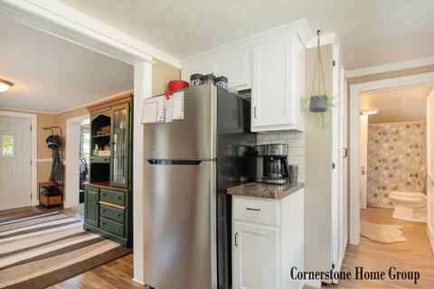 223 Maple St, Lowell, MI 49331 photo 11