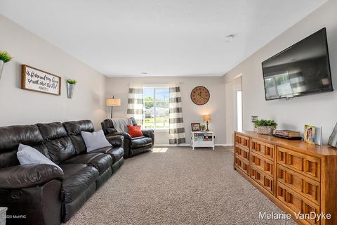 13827 E Harmony Ct, Sparta, MI 49345 photo 5