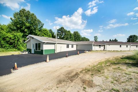 210 E Parmeter Rd, Ionia, MI 48846 photo 2