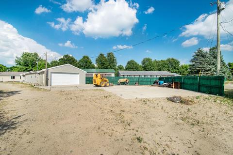 210 E Parmeter Rd, Ionia, MI 48846 photo 5
