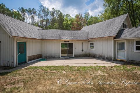 1341 E Jackson St, White Cloud, MI 49349 photo 6