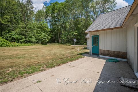 1341 E Jackson St, White Cloud, MI 49349 photo 5