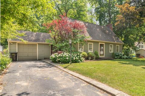 114 Gilkey St, Plainwell, MI 49080 photo 1