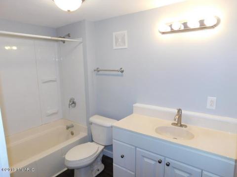 1025 Davis St, Manistee, MI 49660 photo 8