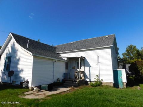 1025 Davis St, Manistee, MI 49660 photo 3