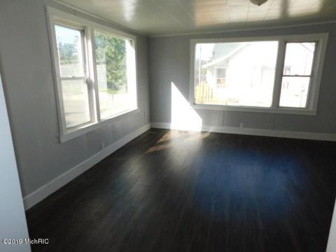 1025 Davis St, Manistee, MI 49660 photo 10