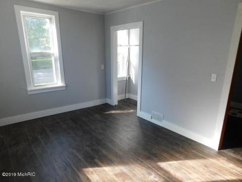 1025 Davis St, Manistee, MI 49660 photo 22