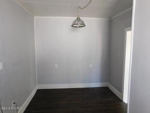 1025 Davis St, Manistee, MI 49660 photo 9