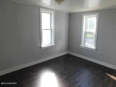 1025 Davis St, Manistee, MI 49660 photo 21