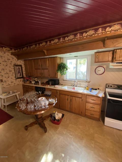 136 E Pearl St, Coldwater, MI 49036 photo 11