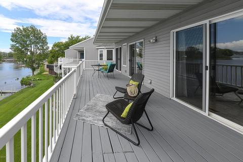 237 Riverfront Dr, Spring Lake, MI 49456 photo 9
