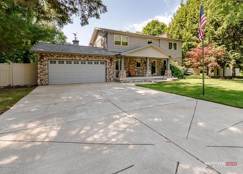 203 Pinecrest Rd, Whitehall, MI 49461 photo 3