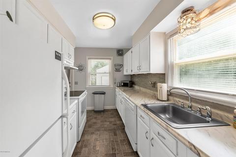 228 N Orient St, Parchment, MI 49004 photo 8