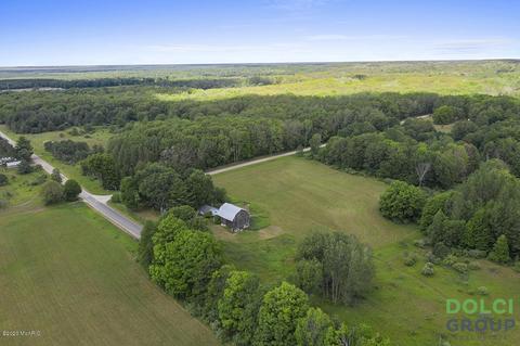 5643 E 4 Mile Rd, White Cloud, MI 49349 photo 2