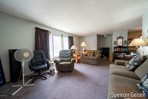 405 Putney St, Belding, MI 48809 photo 6