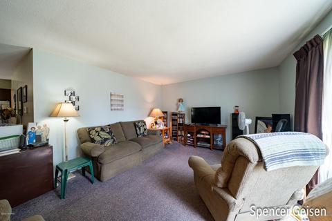 405 Putney St, Belding, MI 48809 photo 5