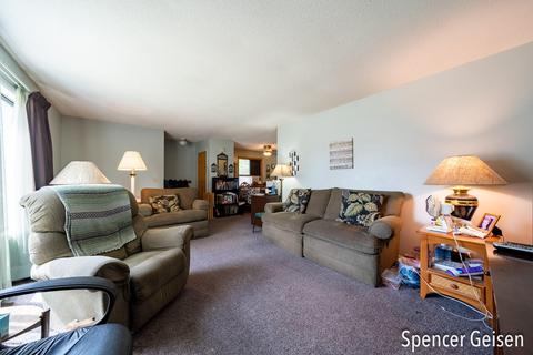 405 Putney St, Belding, MI 48809 photo 7