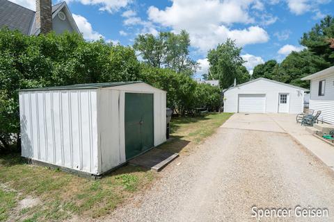 405 Putney St, Belding, MI 48809 photo 26