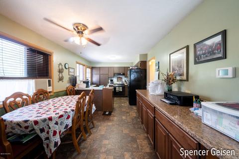 405 Putney St, Belding, MI 48809 photo 9
