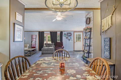 981 49th St, Pullman, MI 49450 photo 4