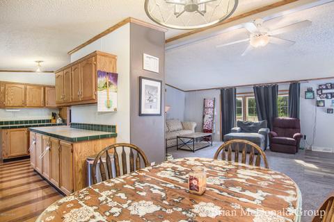 981 49th St, Pullman, MI 49450 photo 5