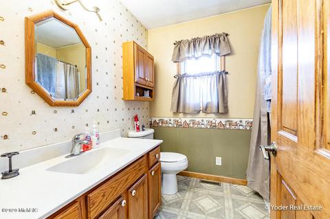 460 Third St, Sunfield, MI 48890 photo 15