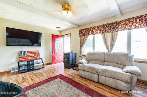 460 Third St, Sunfield, MI 48890 photo 7
