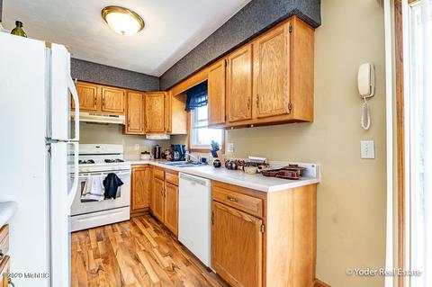 460 Third St, Sunfield, MI 48890 photo 10