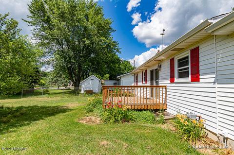 460 Third St, Sunfield, MI 48890 photo 31
