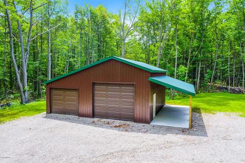 7513 W Range St, Mears, MI 49436 photo 6