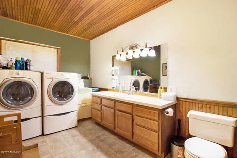1433 E Tuttle Rd, Ionia, MI 48846 photo 10