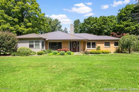 9574 Button Rd, Belding, MI 48809 photo 1