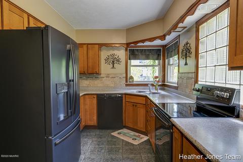 9574 Button Rd, Belding, MI 48809 photo 6