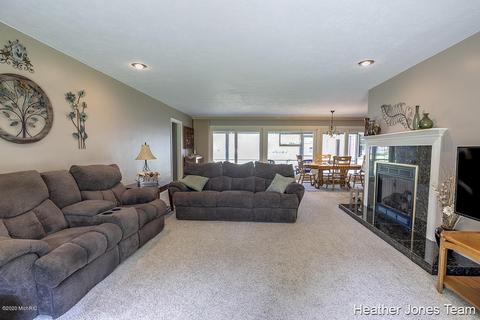9574 Button Rd, Belding, MI 48809 photo 2