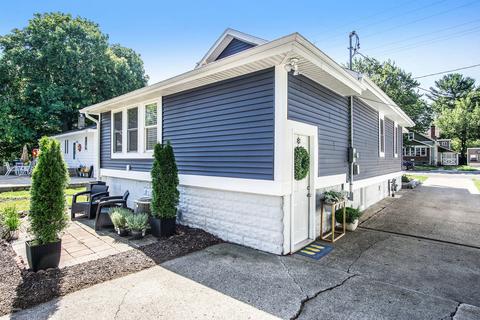 517 Exchange St, Spring Lake, MI 49456 photo 3