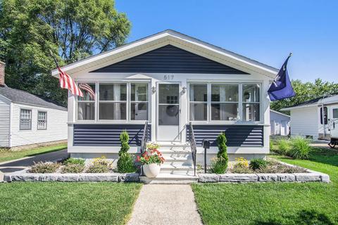 517 Exchange St, Spring Lake, MI 49456 photo 1