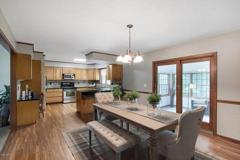 1102 Deerfield Ln, Marshall, MI 49068 photo 8