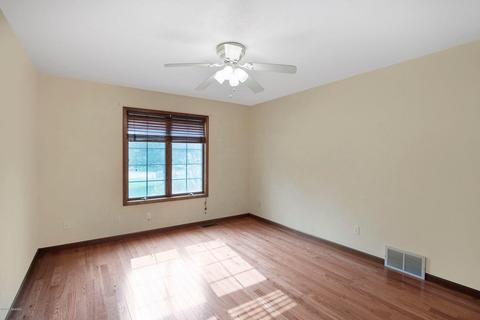 1102 Deerfield Ln, Marshall, MI 49068 photo 19