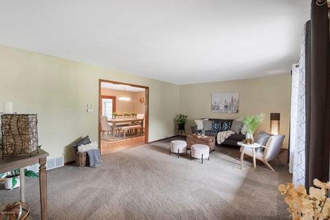 1102 Deerfield Ln, Marshall, MI 49068 photo 5