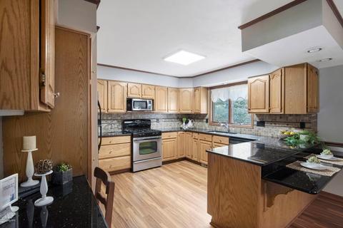 1102 Deerfield Ln, Marshall, MI 49068 photo 9